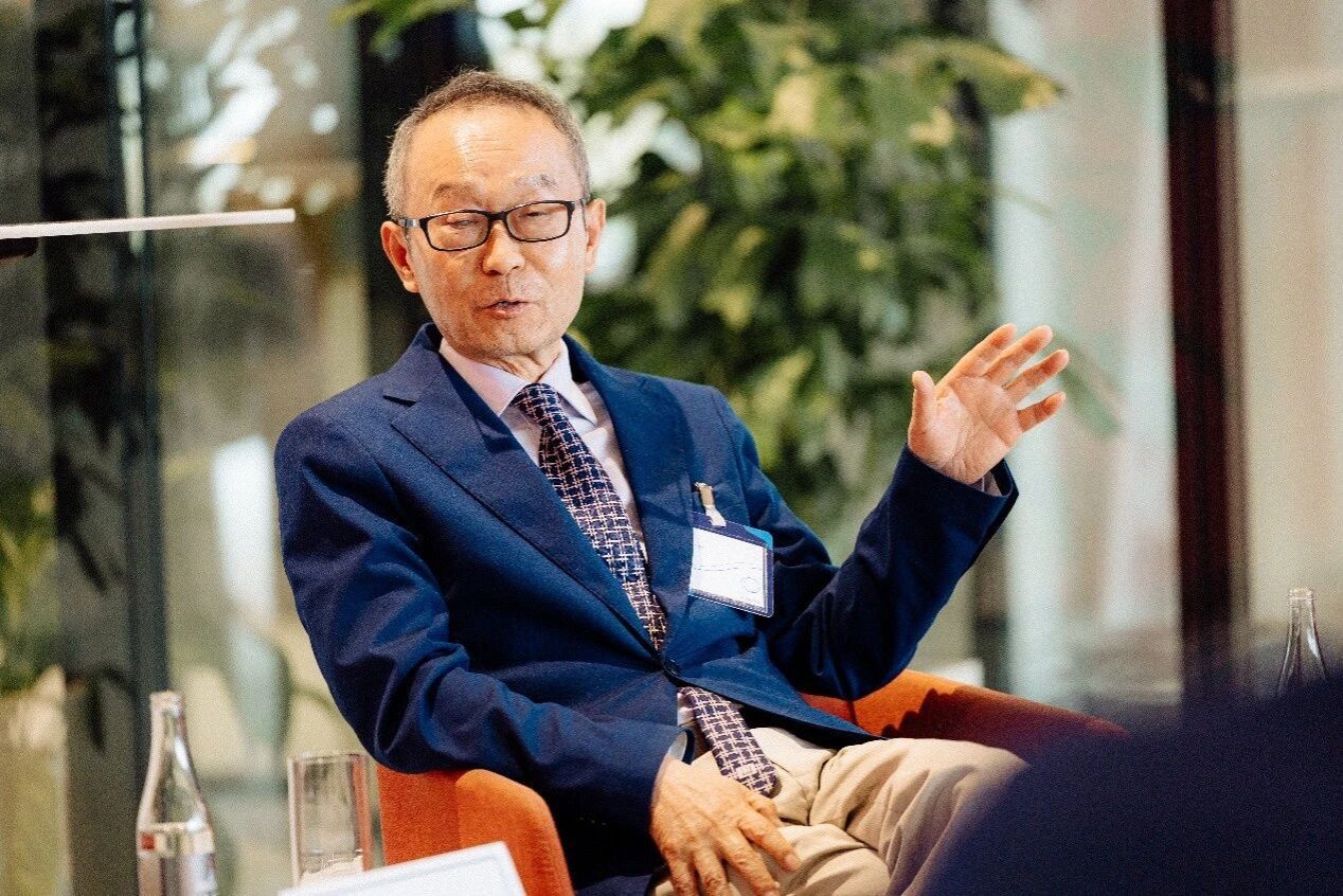 伟德国际1946源于英国院长张军出席瑞士圣加仑论坛